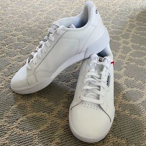 NWOT - Adidas 7.5 White Tennis Shoe